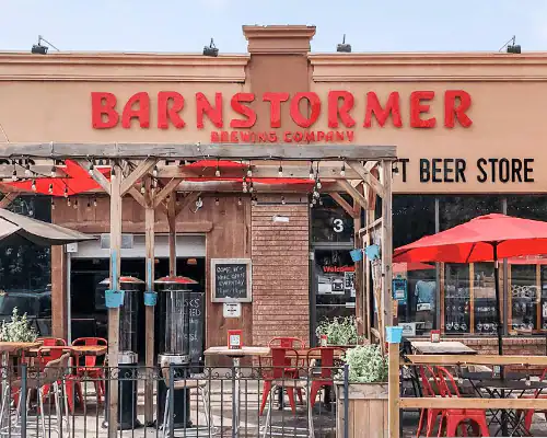Barnstormer Brewing and Distilling Co. in Barrie