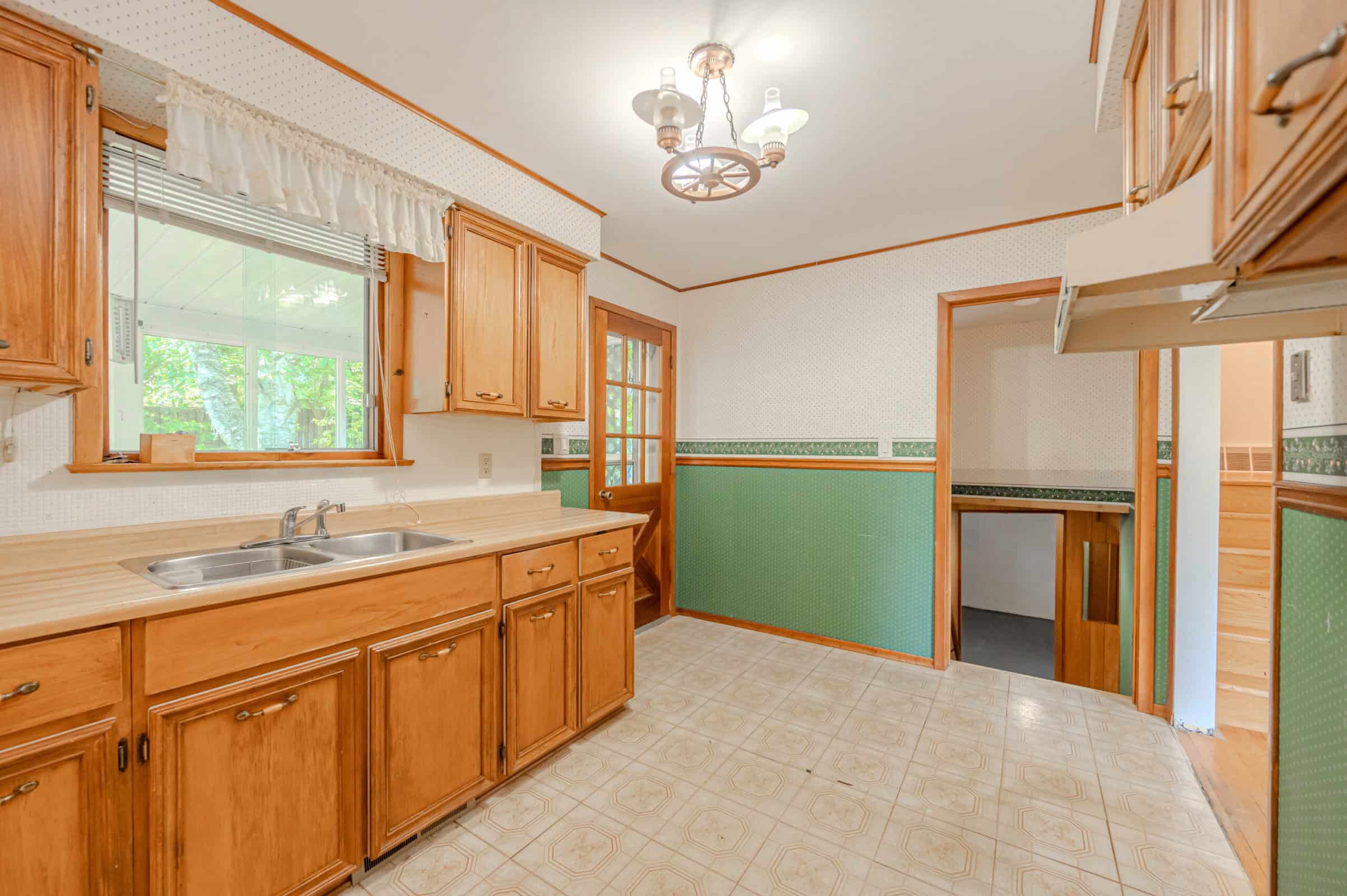 For Sale 367 Highland Avenue, Orillia, ON ( S8461682) Peggy Hill Team REMAX Hallmark Realty