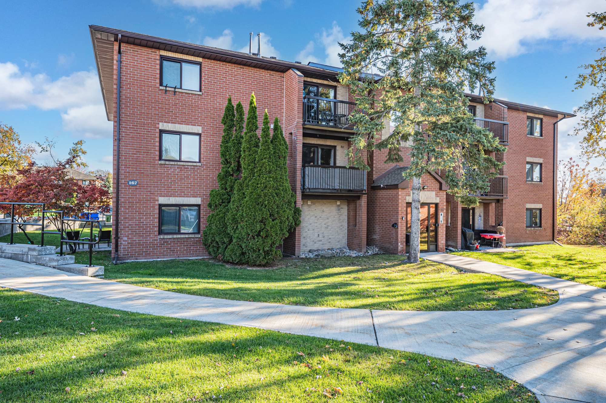 167 Edgehill Drive Unit E9, Barrie, ON