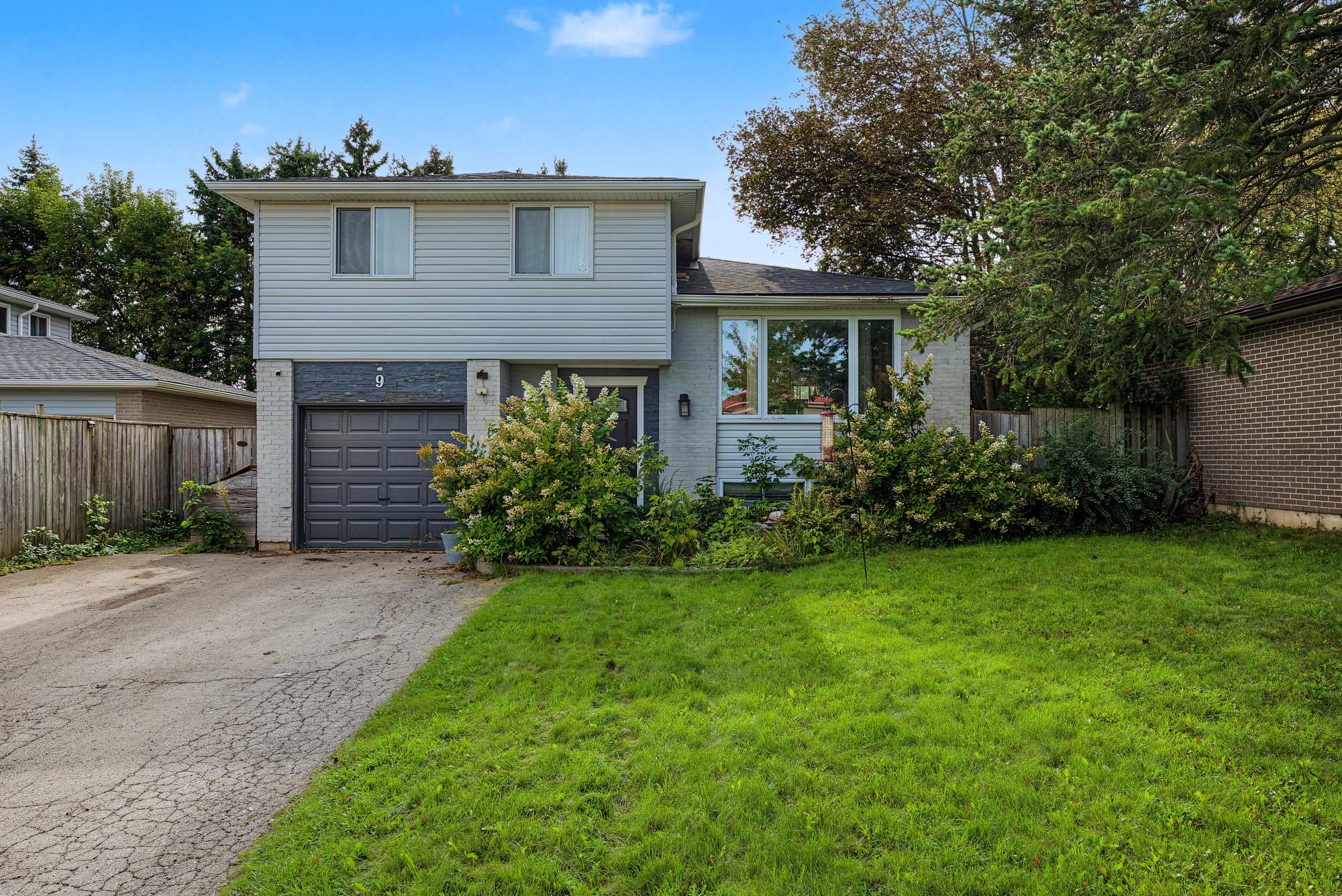 9 Baker Crescent, Upper Unit, Barrie, ON