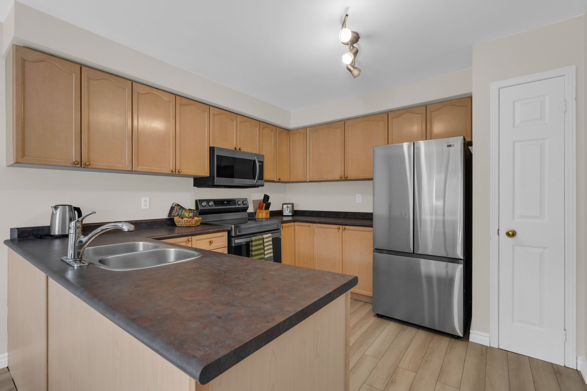 10 Kate Aitken Crescent, Beeton, ON