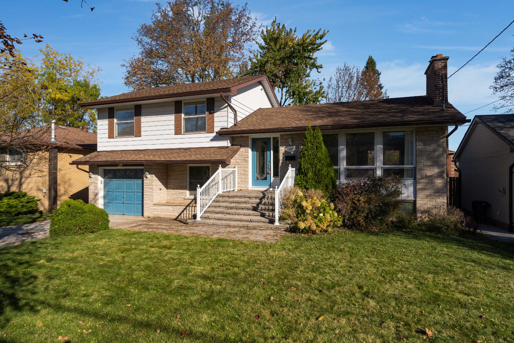 126 Steel Street, Barrie, ON