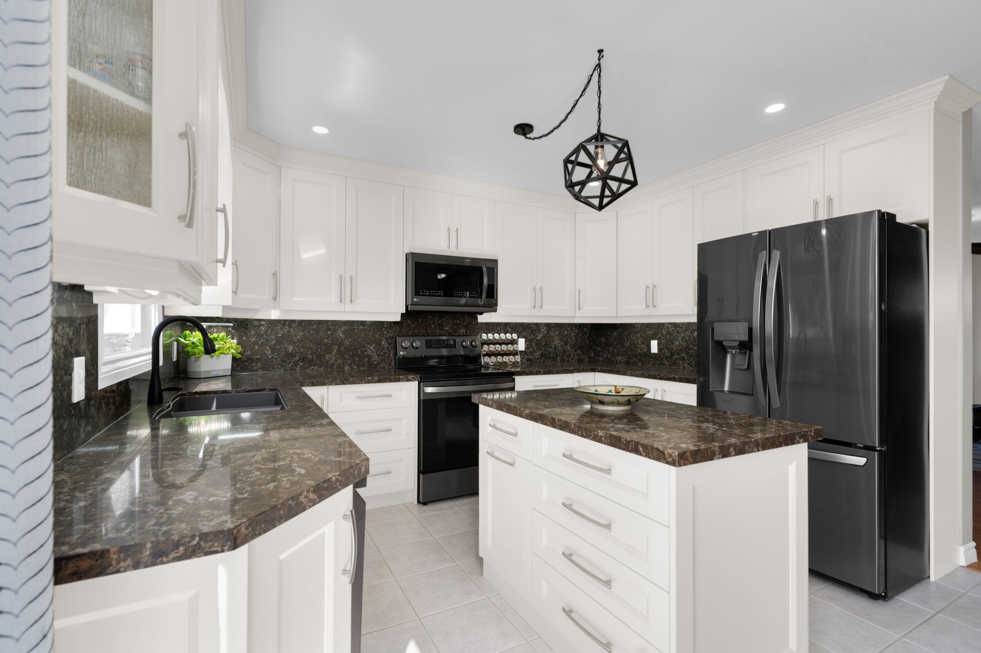 19 Vernon Street, Angus, ON