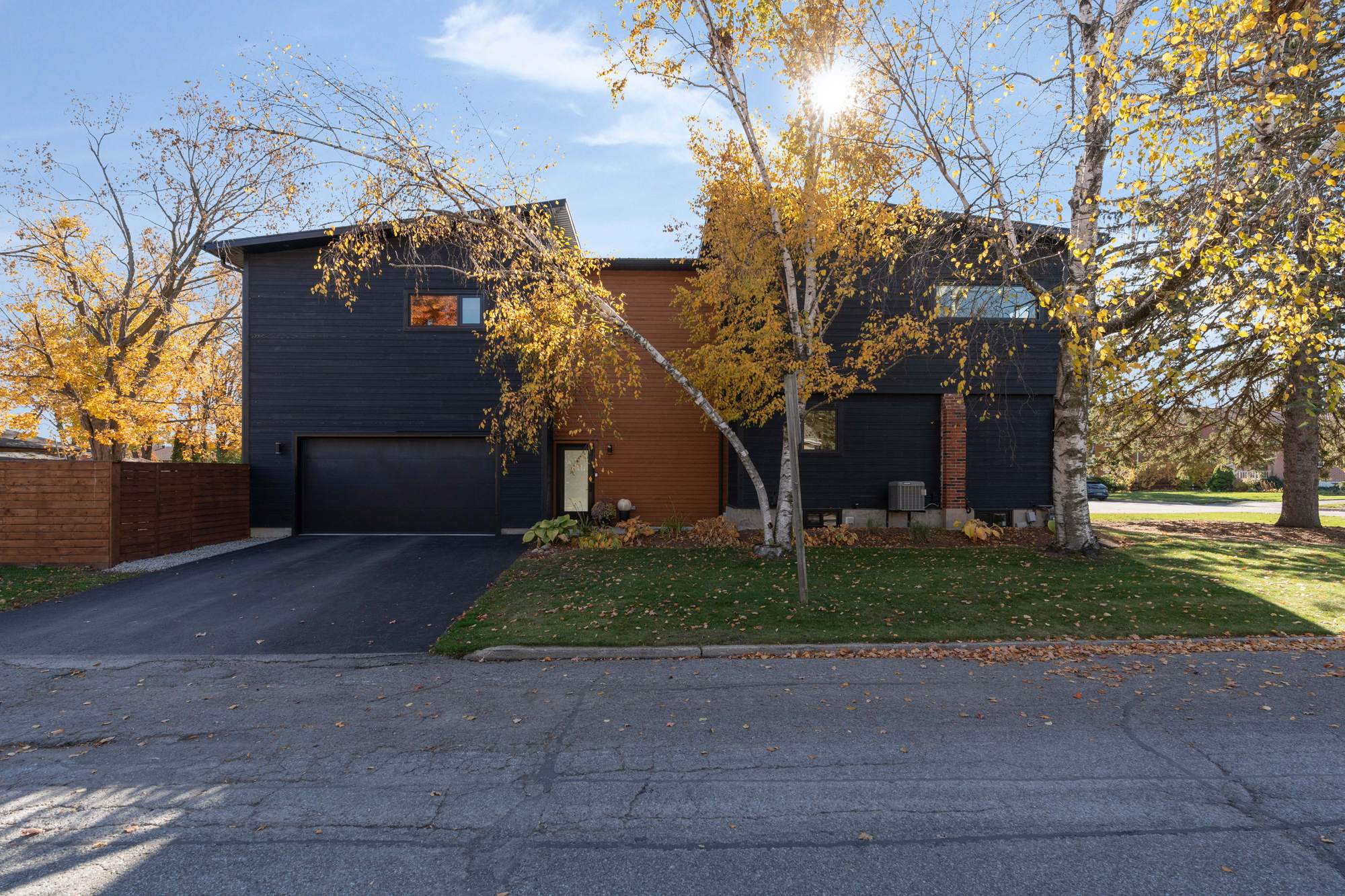 83 Nelson Street, Barrie, ON